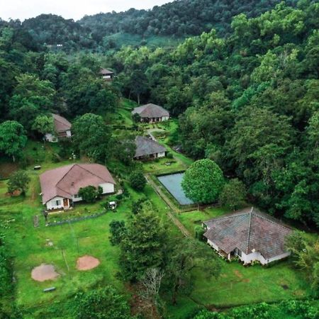 Hotel Abad Brookside Wayanad Vythiri Exterior foto
