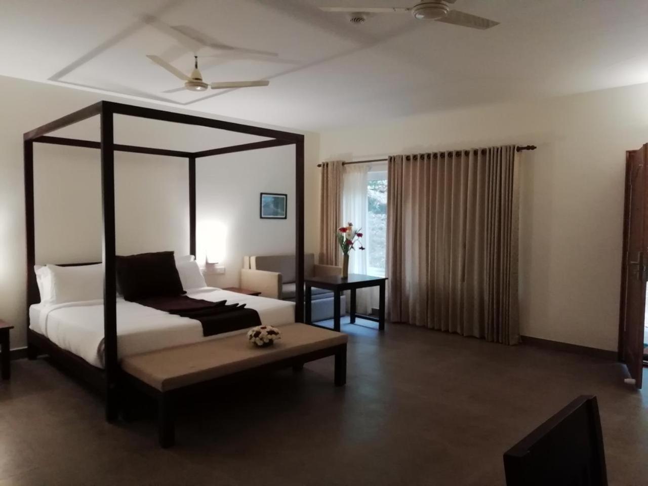 Hotel Abad Brookside Wayanad Vythiri Exterior foto